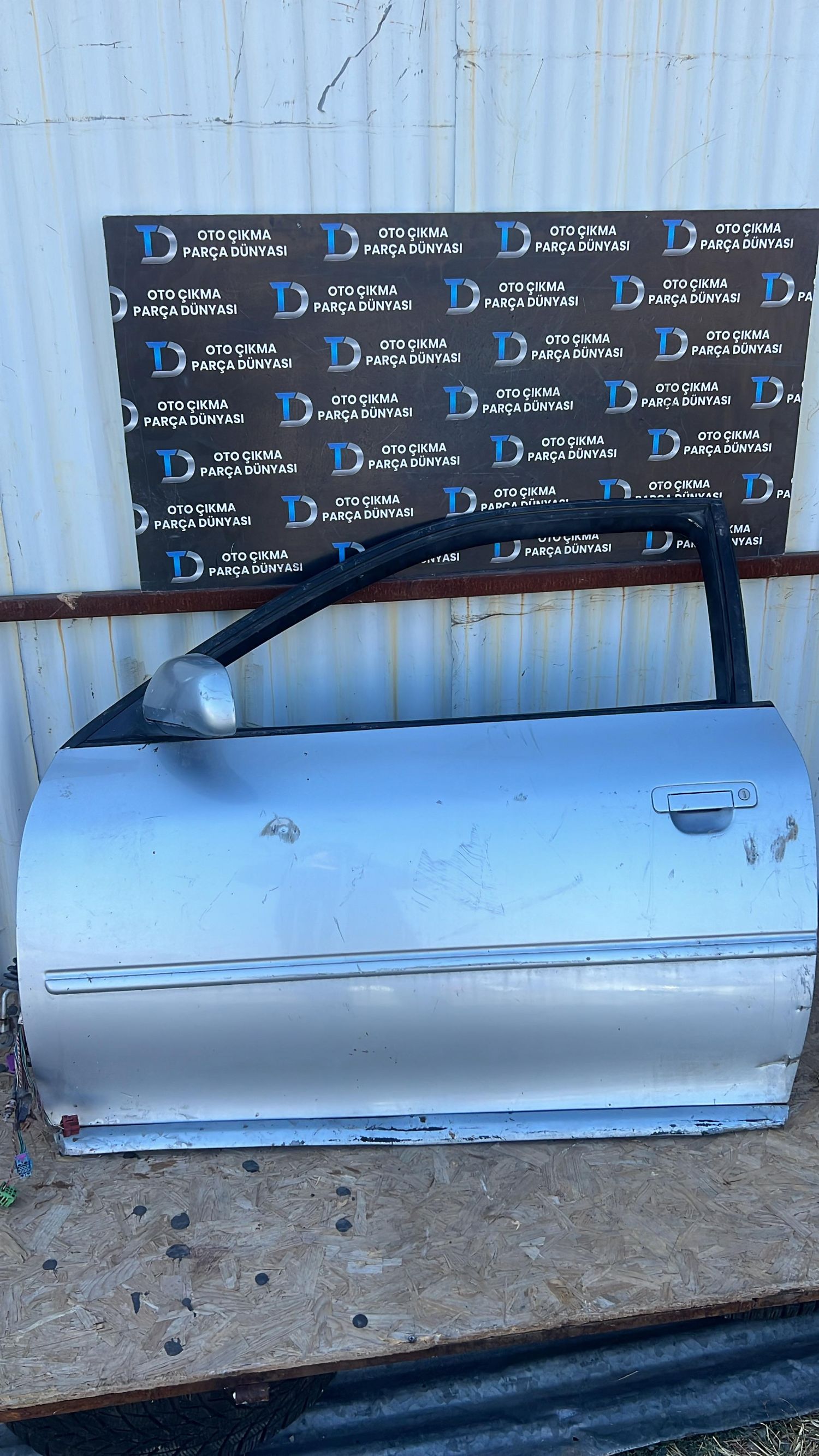 AUD A3 SOL KAPI 99-03 HATCBACK HATASIZ DOLU