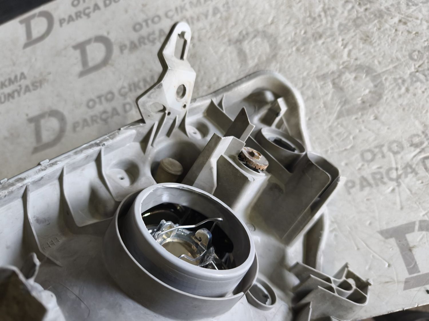 TOYOTA COROLLA SA� FAR SEDAN [ 2003-2006 ]