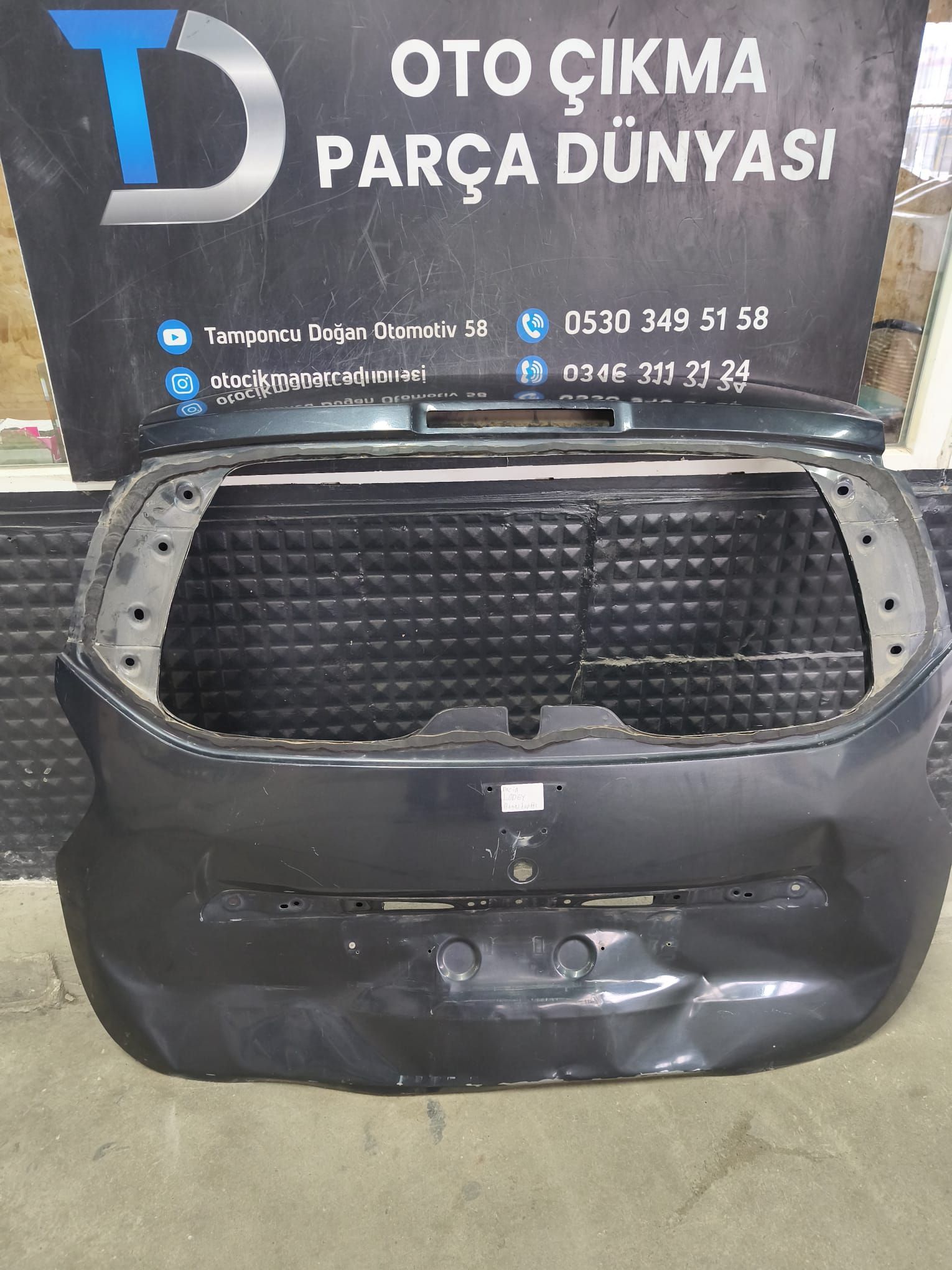 DAC�A LODGY ARKA BAGAJ KAPA�I 