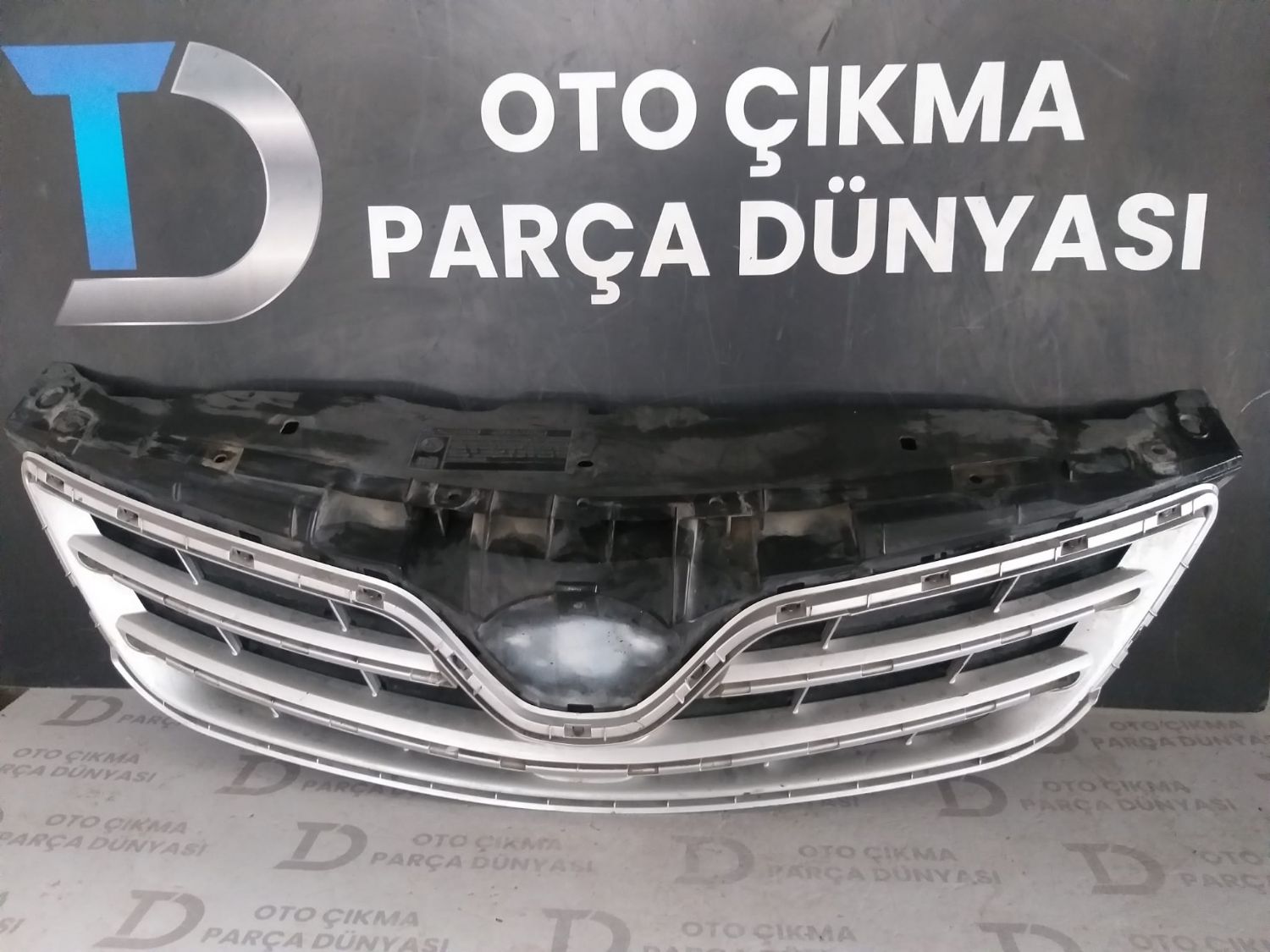 TOYOTA COROLLA �N PANJUR KOMPLE KROMLU (11>)