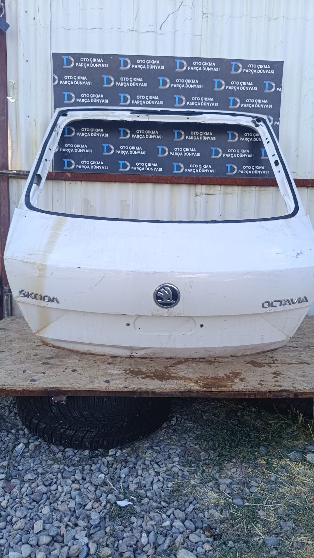 SKODA OCTAVA BAGAJ KAPAI 14-18