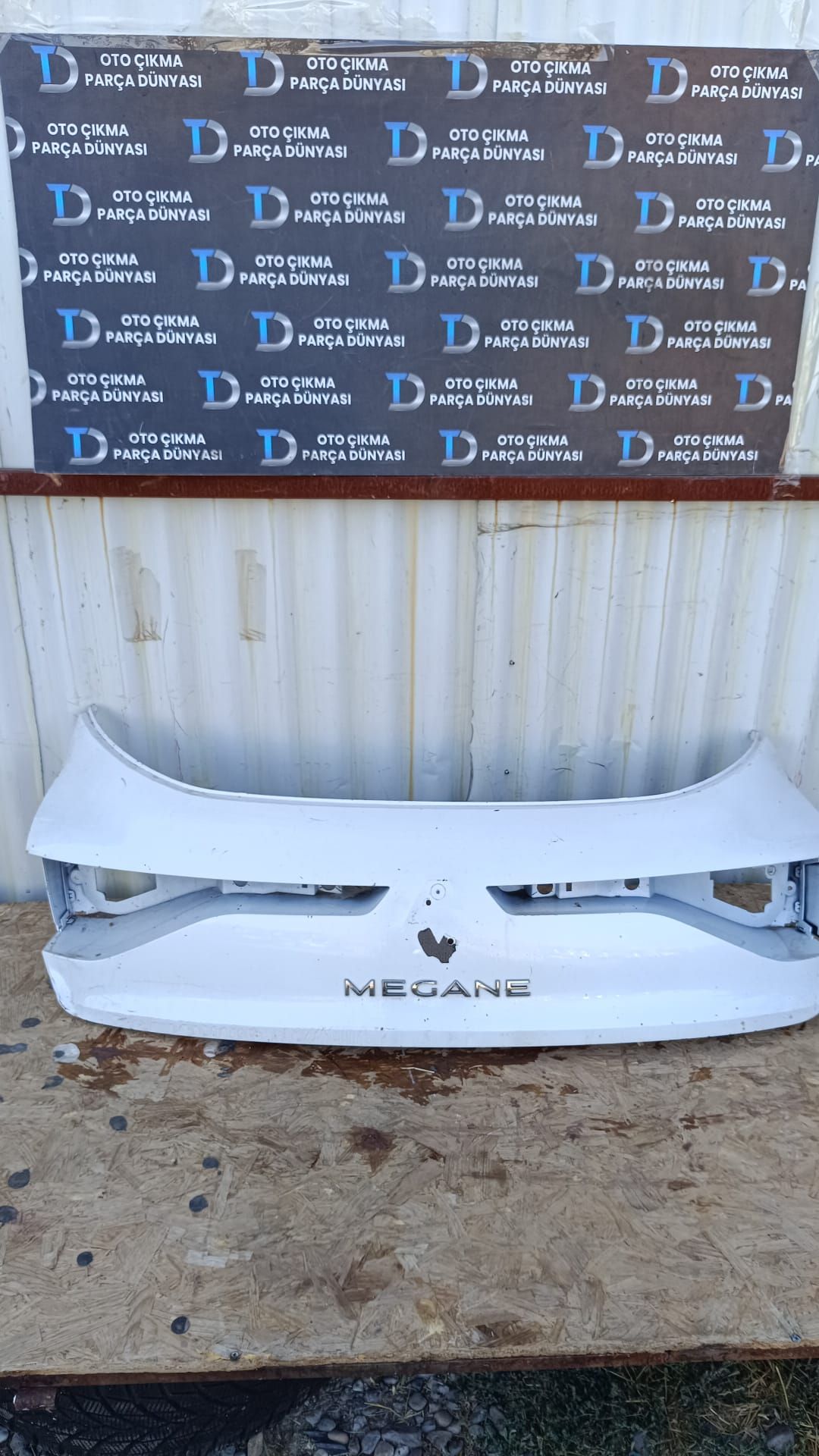 RENAULT MEGANE 4 BAGAJ KAPLAMASI