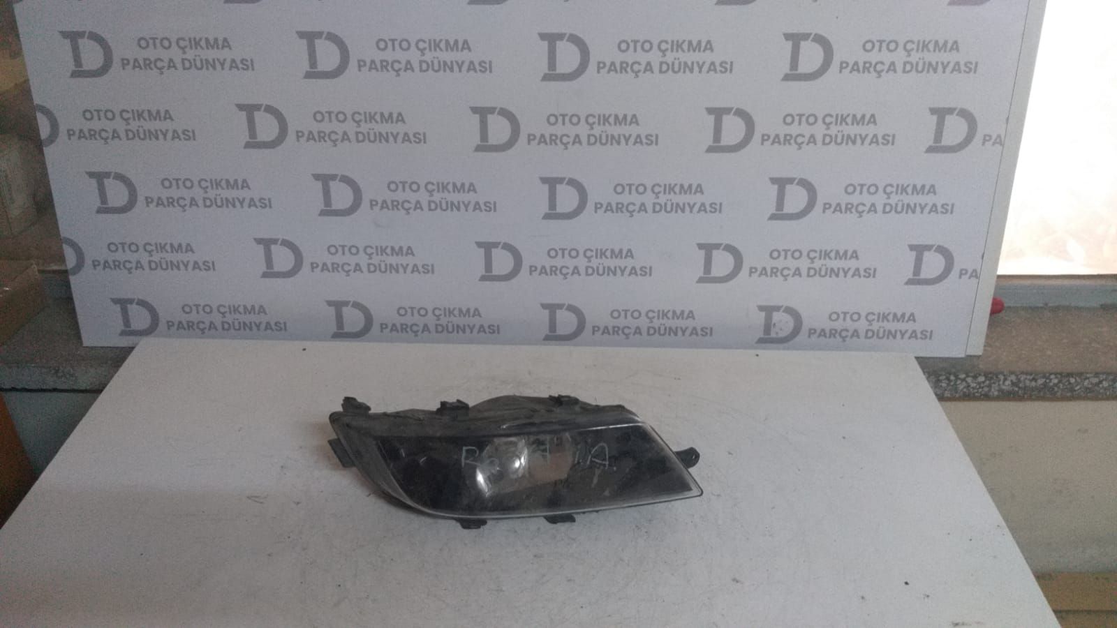 SKODA RAPD SOL SS FARI