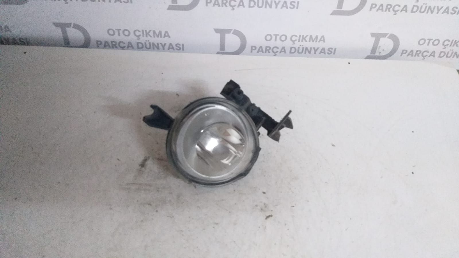VOLKSWAGEN TOUAREG SAĞ SİS LAMBASI