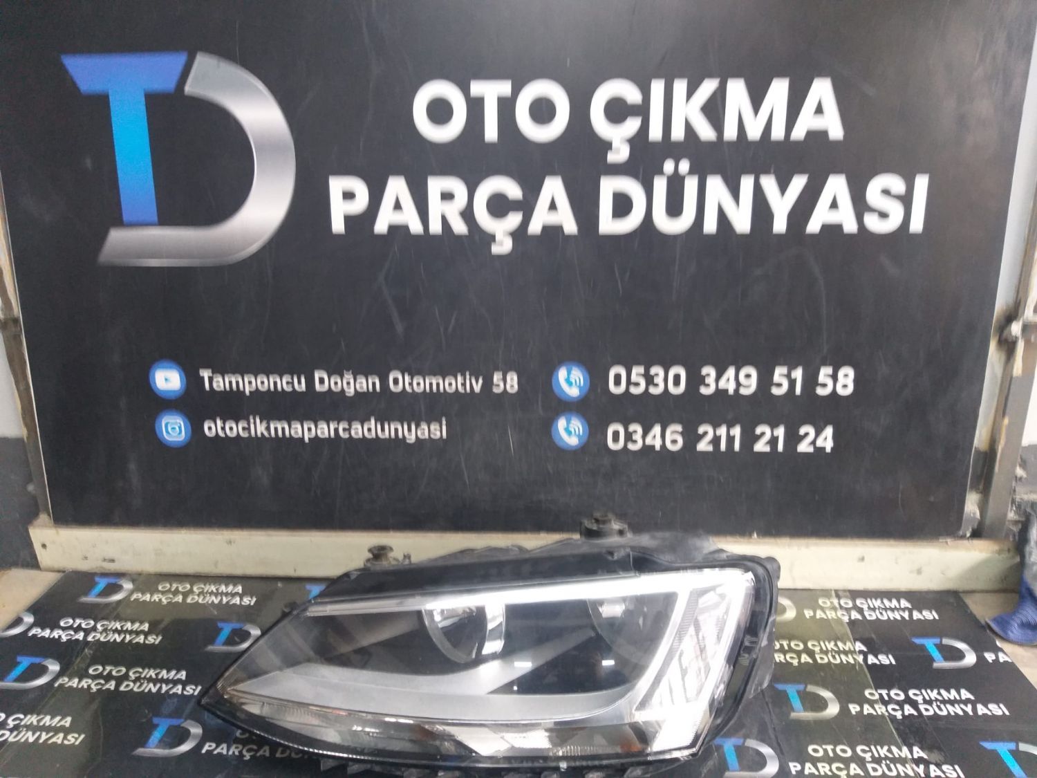 VOLKSWAGEN JETTA SOL FAR [11-18]