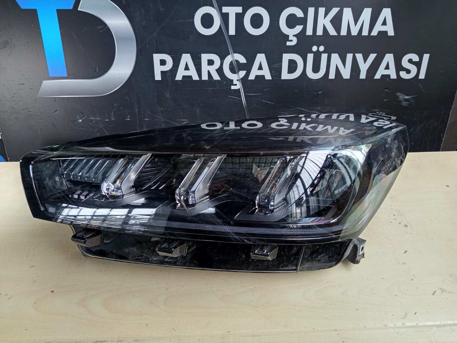 VOLKSWAGEN T�GUAN �N PANEL (08-13)