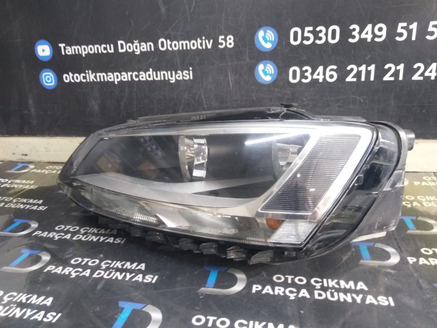 VOLKSWAGEN JETTA SOL FAR [11-18]