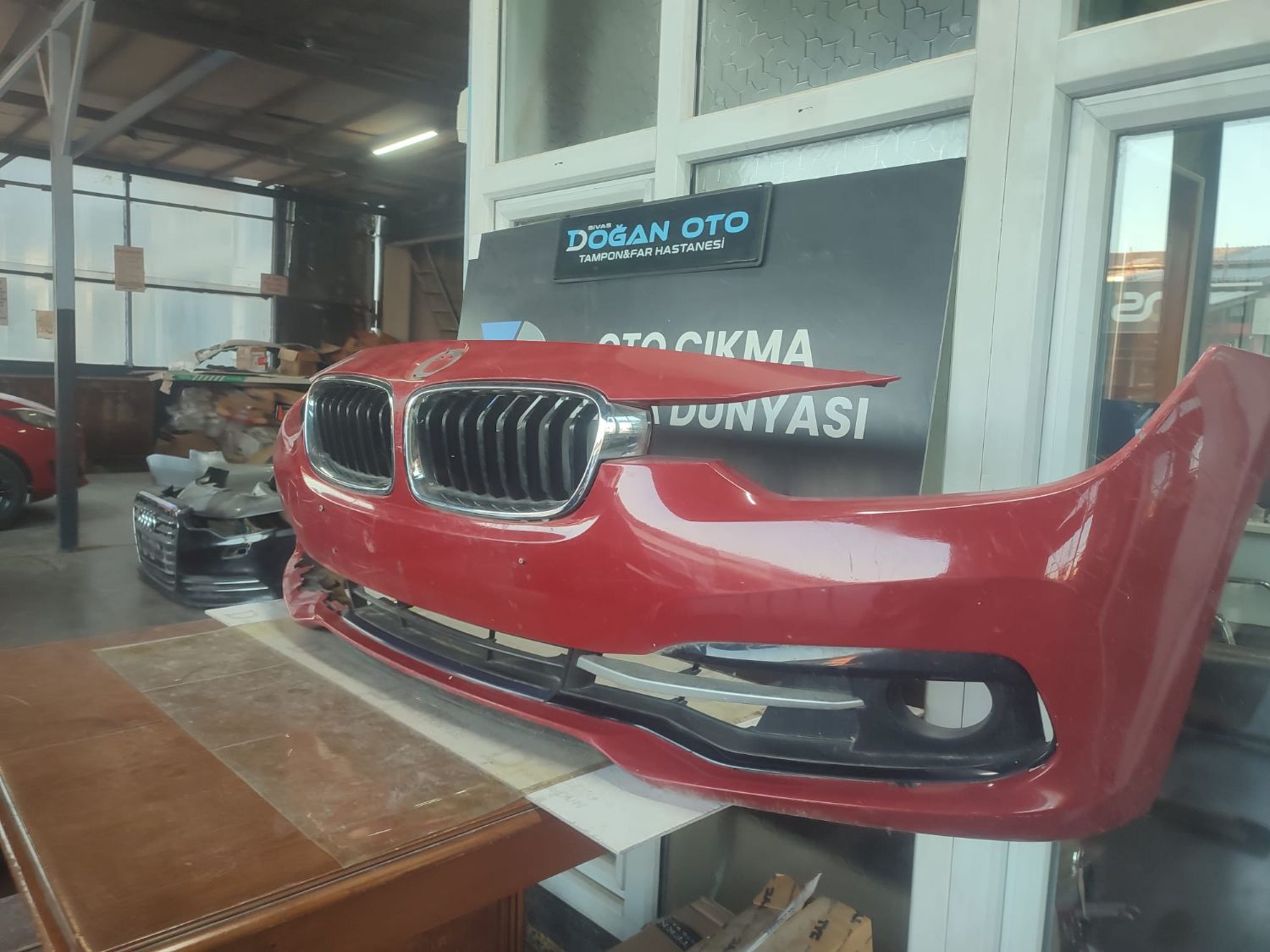 BMW F30 3 SER�S� �N TAMPON