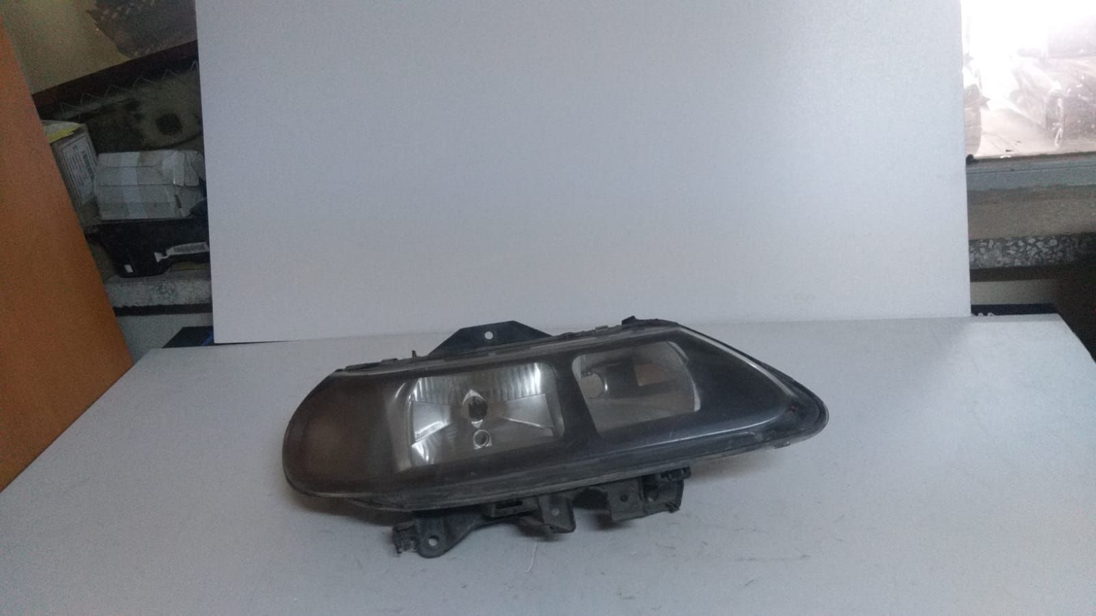 RENAULT LAGUNA SA FAR 98-01