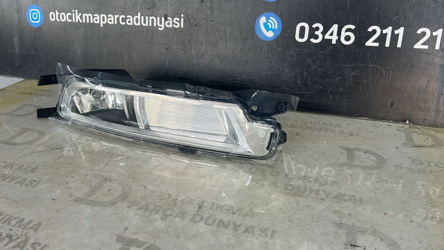 VOLKSWAGEN PASSAT B8 S�S FARI TEK DUYLU 2015 SA� TARAF SIFIR
