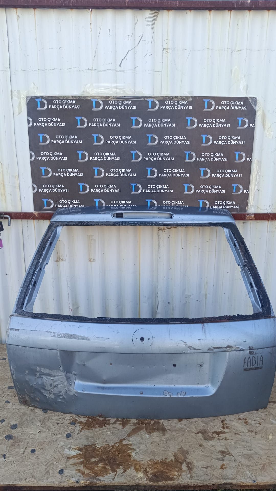 SKODA FABA BAGAJ KAPAI 02-06