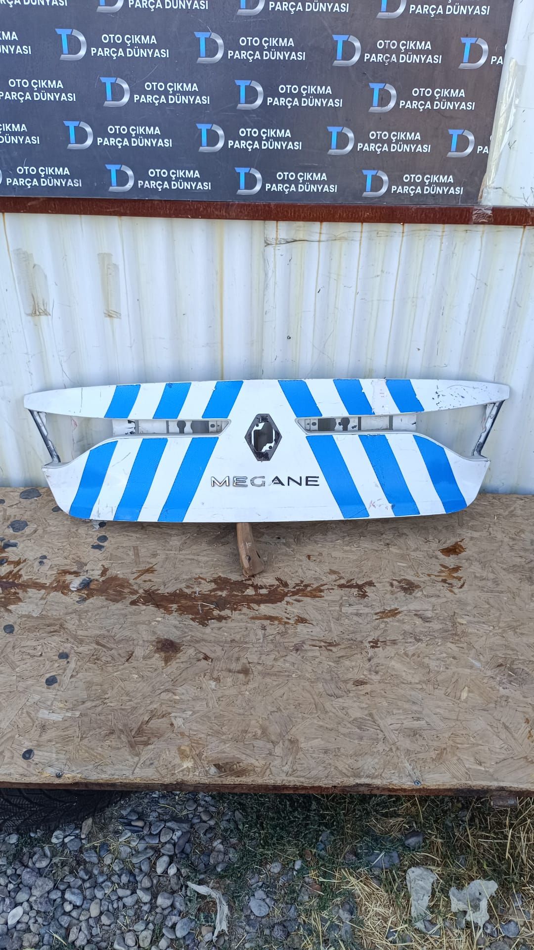 RENAULT MEGANE 4 BAGAJ KAPAI KAPLAMASI