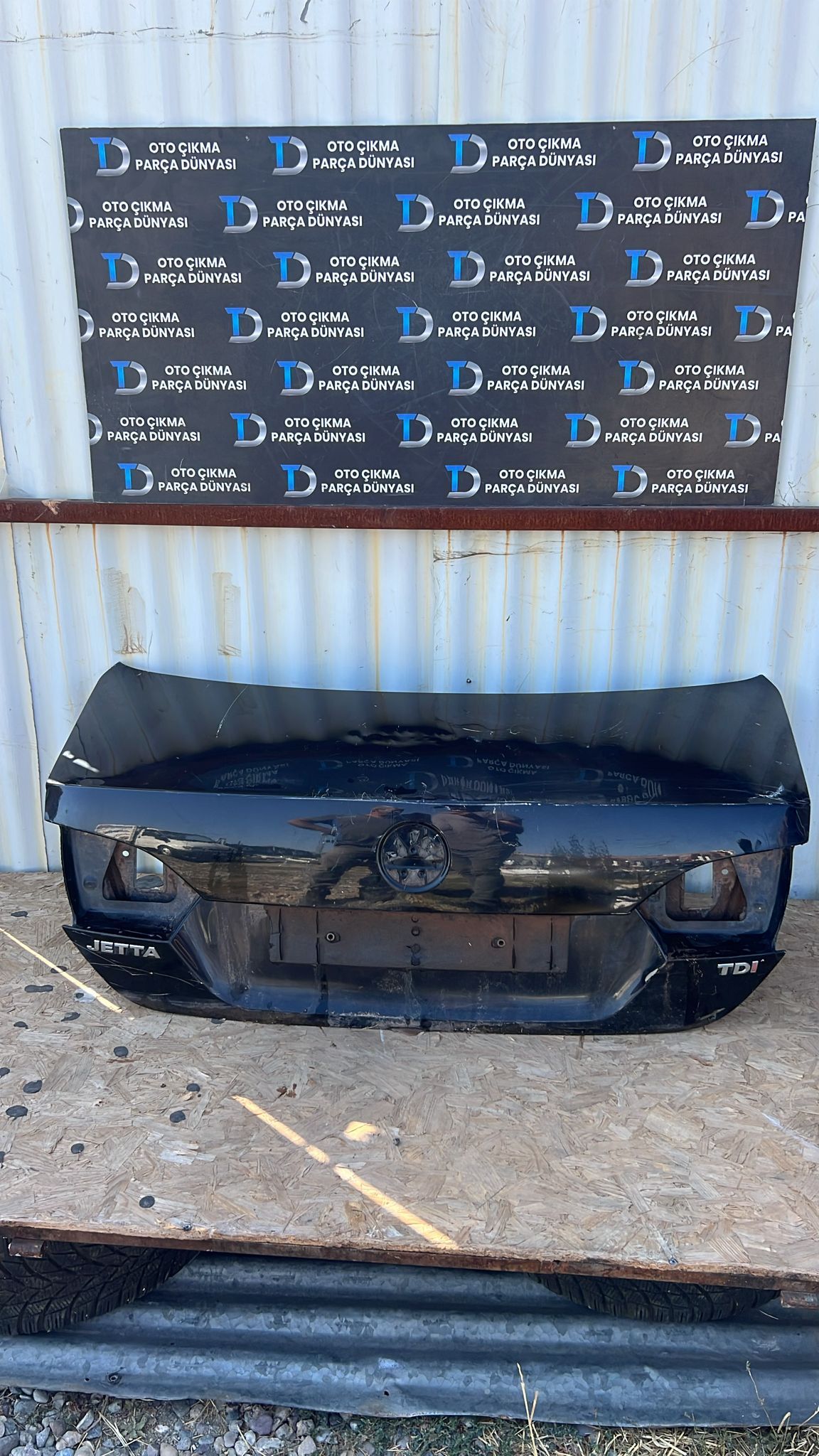 VOLKSWAGEN JETTA ARKA BAGAJ KAPAI 12-17