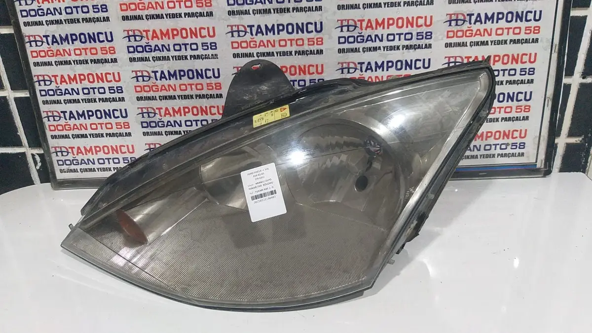 Ford Focus 1 Sol Far 02-05