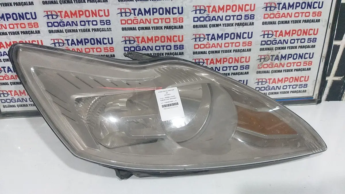 Ford Focus 2 Sağ Far-08