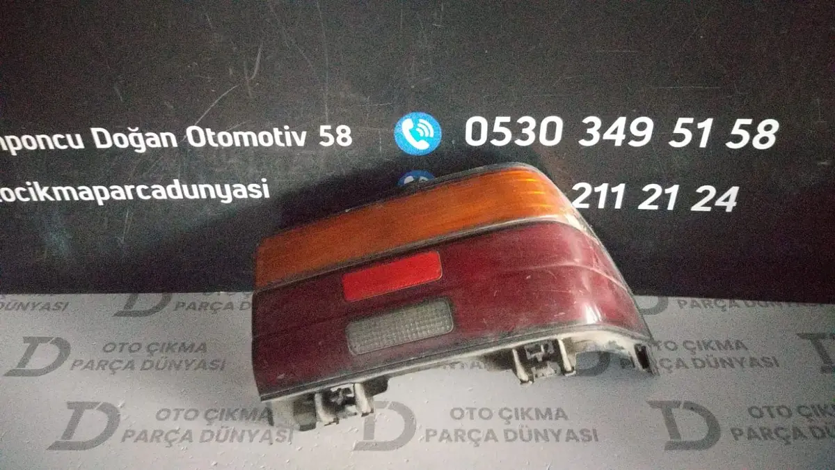 Toyota Corolla Sağ Stop E.Kasa