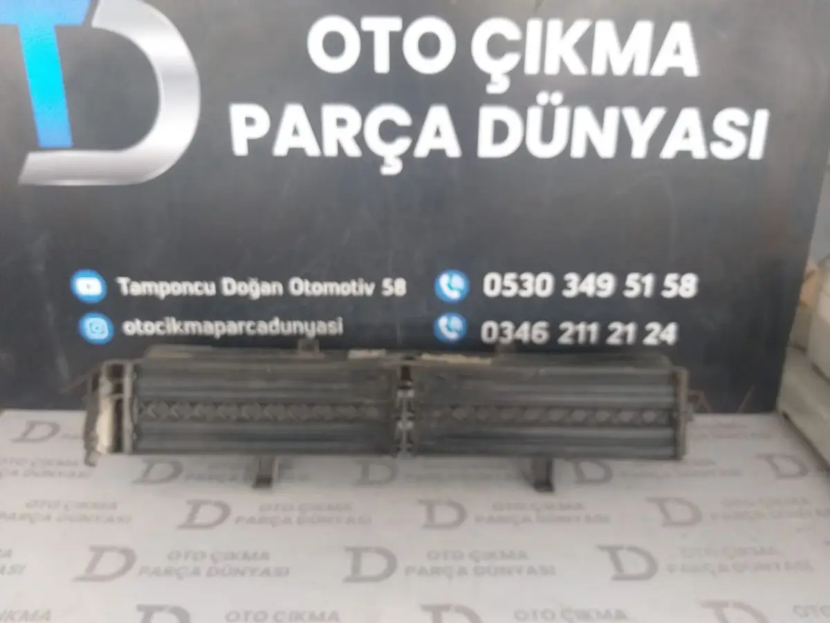 Opel Astra J Panjur Arka Reflektörü
