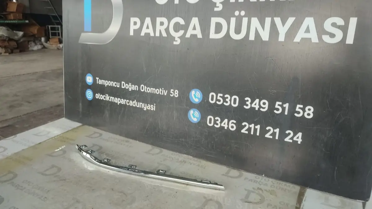 Volkswagen Passat Ön Tampon Çitası Sağ Taraf