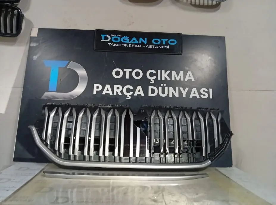 Togg T10X Kırık Ön Panjur Orjinal Çıkma (22-26)