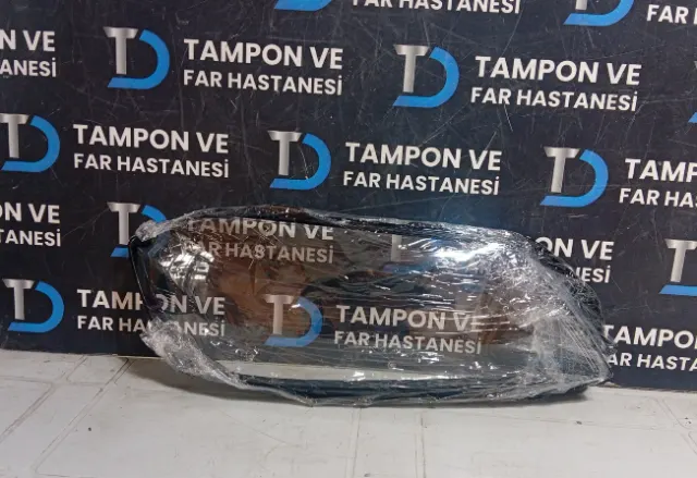 Volkswagen Passat B7 Sağ Ön Far Camı (12-16)