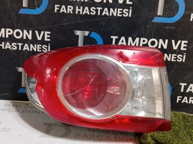 Toyota Corolla Sol Arka Dış Stop Orjinal Çıkma Kırık (10-13)