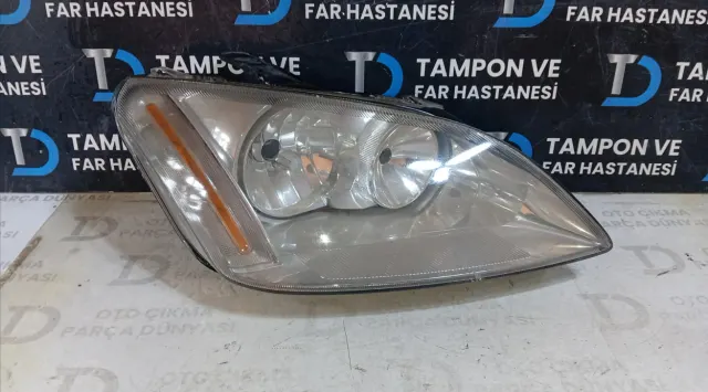 Ford Focus MK2 Sağ Ön Far Orjinal Çıkma (04-08)