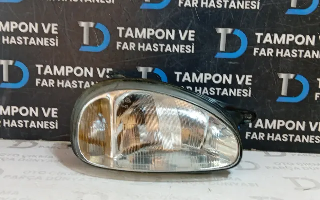Opel Corsa B Sağ Far Orjinal Çıkma (93-00)
