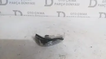 Toyota Corolla Sağ Ayna Sinyali