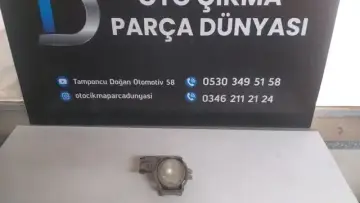 Toyota Avensis Sağ Sis Farı