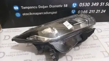 Nissan Qashqai Sağ Far Cam Kırık
