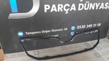 Skoda Süper B Panjur Çıtası Siyah