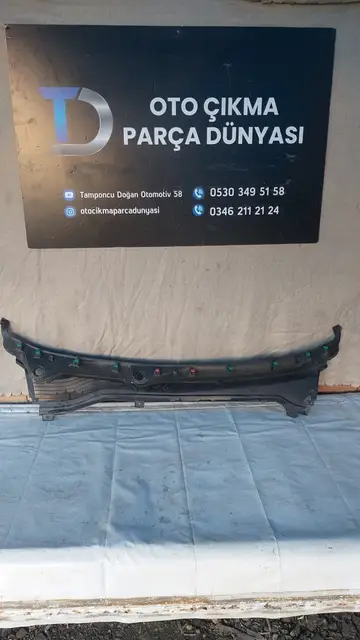 Fiat Doblo Ön Cam Izgarası 09-15