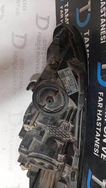 Opel Corsa E Sağ Ön Far Orjinal Çıkma (14-19)